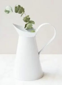 beyaz metal sürahi vazo
